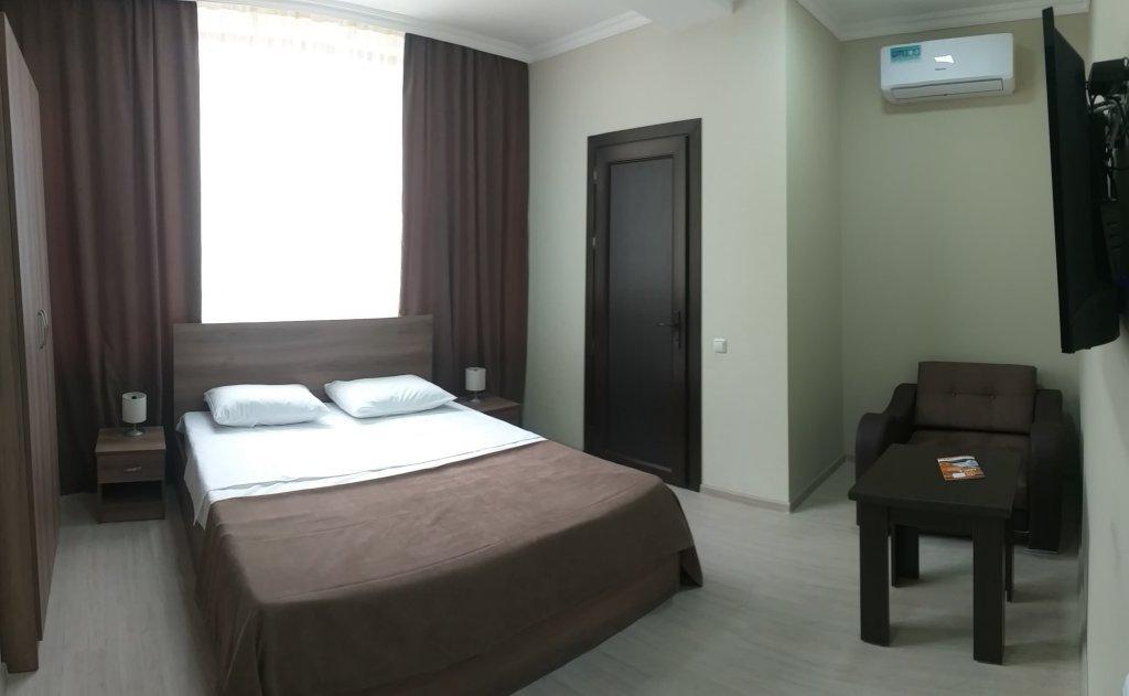 Merien Hotel Jerevan Buitenkant foto