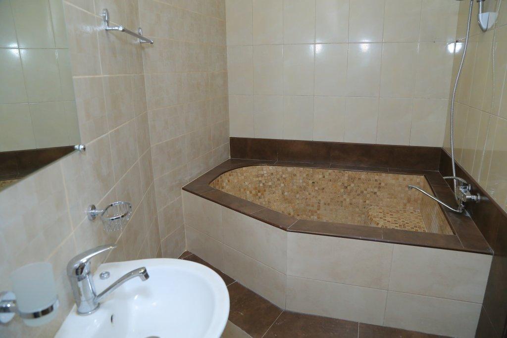 Merien Hotel Jerevan Buitenkant foto