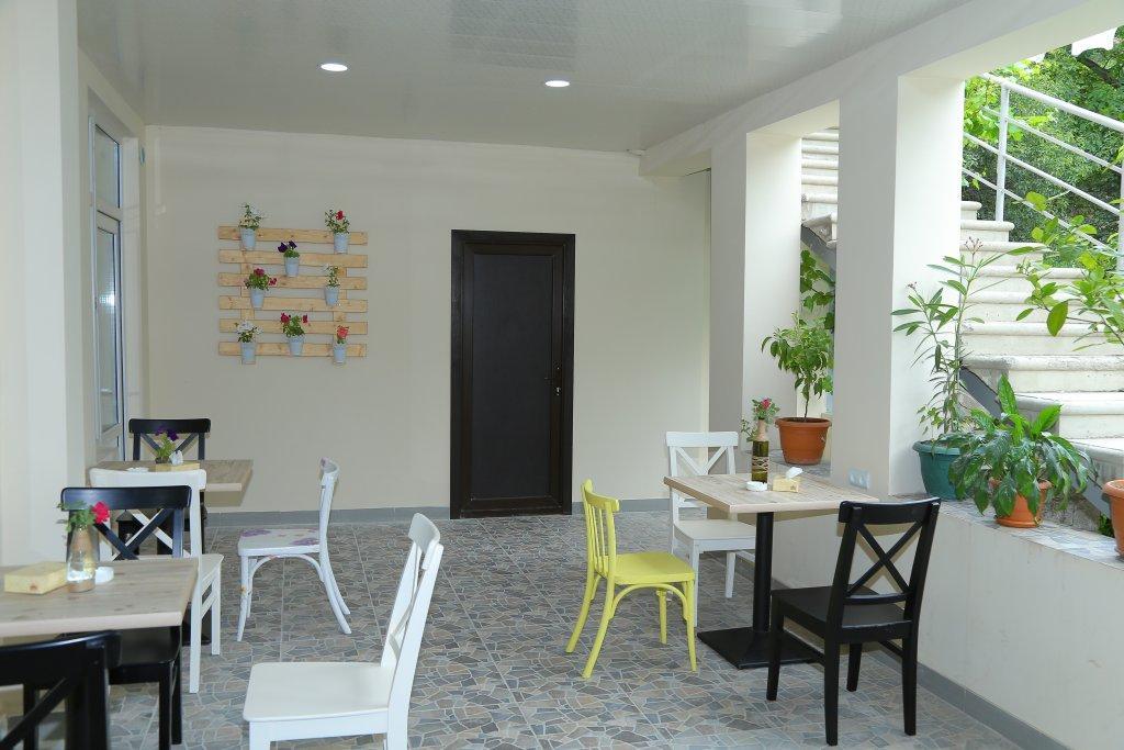 Merien Hotel Jerevan Buitenkant foto