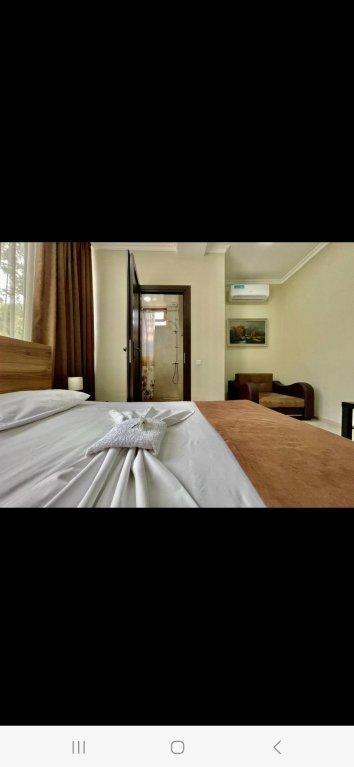 Merien Hotel Jerevan Buitenkant foto